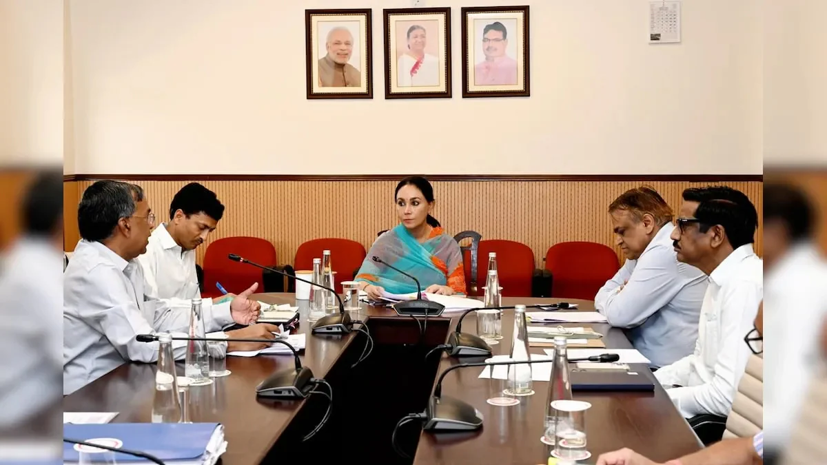 राजस्थान के दूरदराज गांवों को पक्की सड़कों से जोड़ने की तैयारी, डिप्टी सीएम ने अधिकारियों को दिए निर्देश