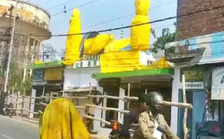 यूपी में होली से पहले धार्मिक गरमा गरमी के बीच मस्जिदों को तिरपाल से ढका : 10 जिलों में जुमे की नमाज का समय बदला, सम्भल और शाहजहांपुर में हाई अलर्ट 