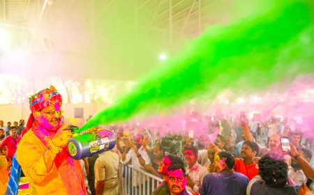 मुख्यमंत्री निवास पर होली स्नेह मिलन समारोह आयोजित,मुख्यमंत्री भजनलाल शर्मा ने आमजन के साथ खेली होली समारोह में लोक कलाकारों ने ब्रज संस्कृति की प्रस्तुति दी