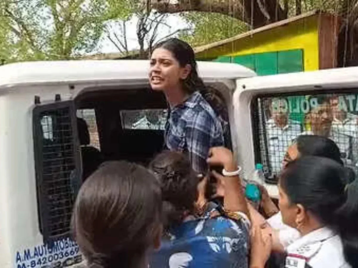 शर्मिष्ठा पनोली की गिरफ्तारी 'ऑपरेशन सिंदूर' विवाद और धार्मिक भावनाओं को ठेस पहुँचाने का आरोप, जानें पूरा मामला