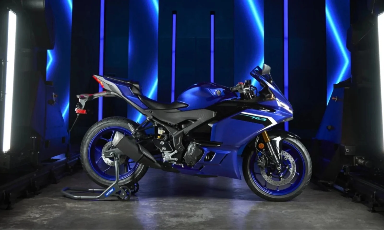 Yamaha R3 पर GST से कीमत में आयी भारी कटौती जानें फीचर्स और वर्तमान कीमत