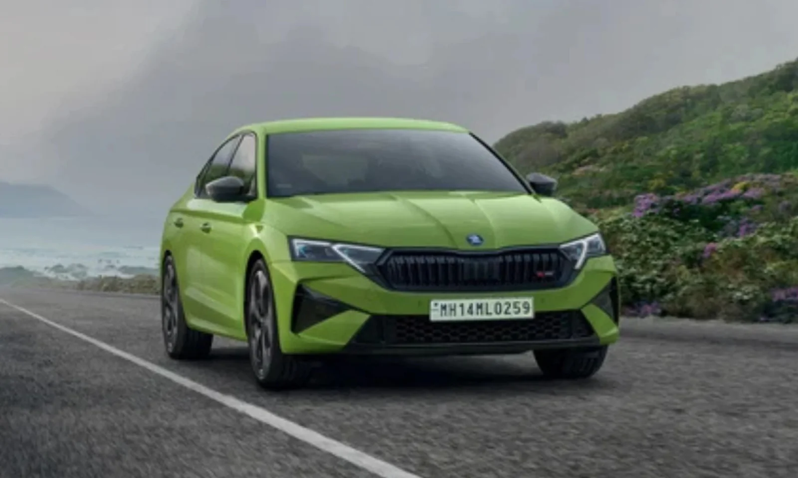 2025 स्कोडा ऑक्टाविया आरएस स्पोर्टी लुक के साथ हुई लॉन्च जानें इसके फीचर्स और कीमत