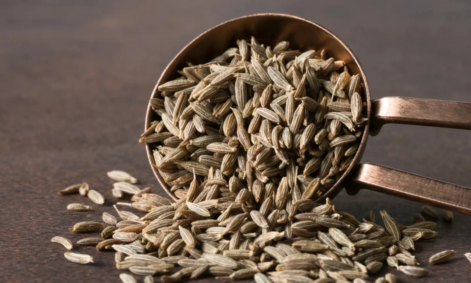 किचन में मिलने वाला जीरा बना देगा आपको हेल्दी जानें खाने का तरीका और इस के फायदे