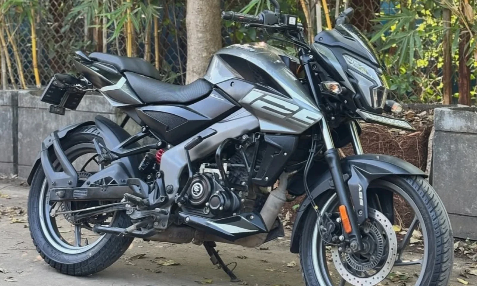 पल्सर रेंज पर बजाज पल्सर हैट्रिक ऑफर के चलते मिलेगा आपको शानदार डिस्काउंट